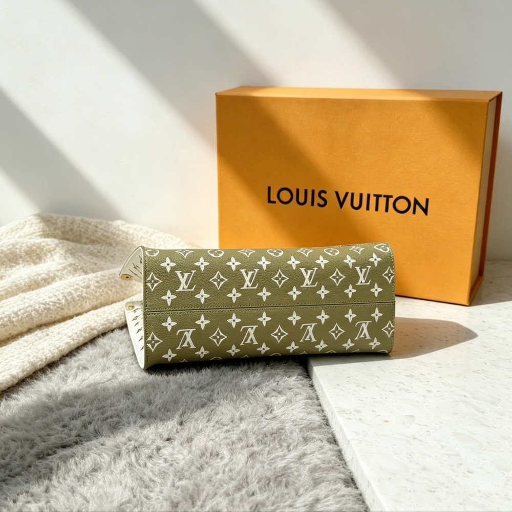 Louis Vuitton MM Green - Picture 5 of 7